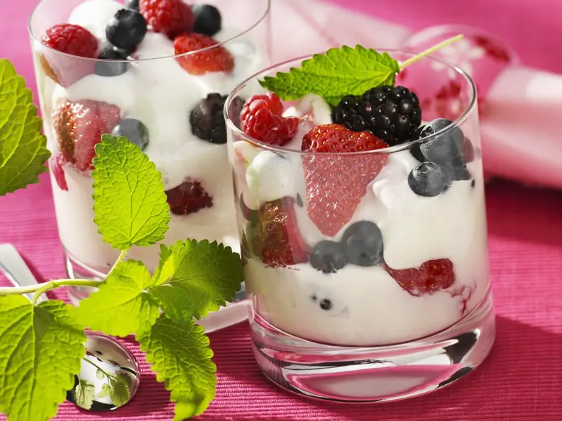 Beeren-Joghurtcreme