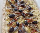 Zwiebelkuchen mit Sardellen auf provenzalische Art
