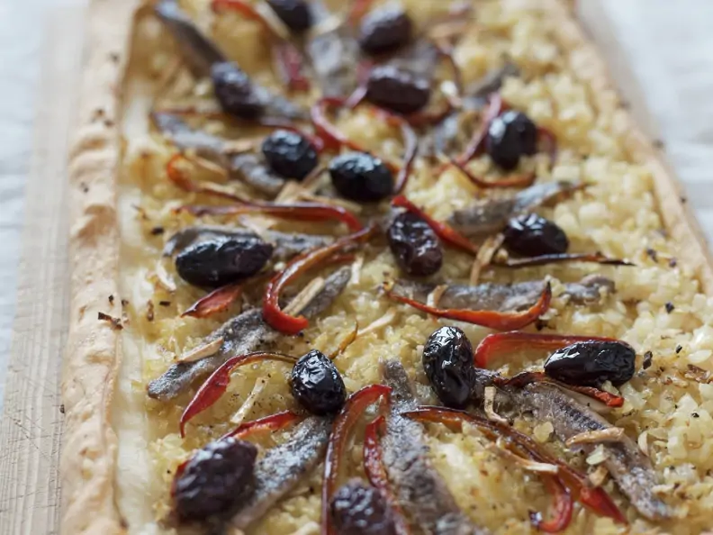 Zwiebelkuchen mit Sardellen auf provenzalische Art