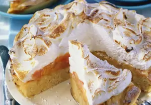 Rhabarbertorte mit Baiser