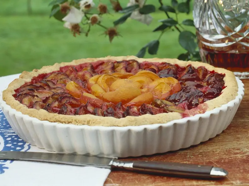 Zwetschgen-Pfirsich-Tarte