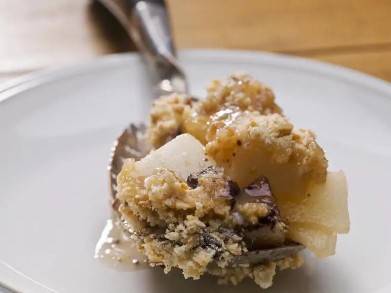 Apfel-Ananas-Crumble