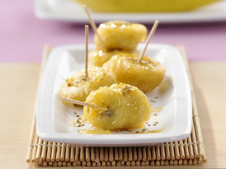Gebackene Honig-Bananen mit Sesam