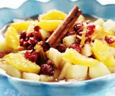 Obstsuppe mit Zimt