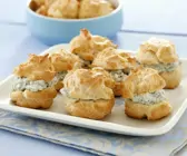Herzhafte Windbeutel mit Blauschimmelkäse