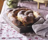 Mandelkuchen aus Hefeteig
