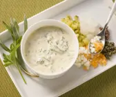 Kräutermayonnaise mit Perlzwiebeln