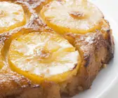 Gestürzter Ananaskuchen