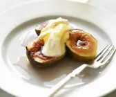 Gegrillte Feigen mit Ricotta