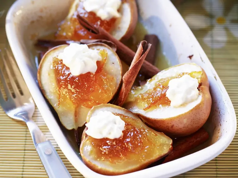 Birnen mit Orangenkonfitüre und Zimt
