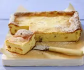 Käsekuchen vom Blech mit Rosinen