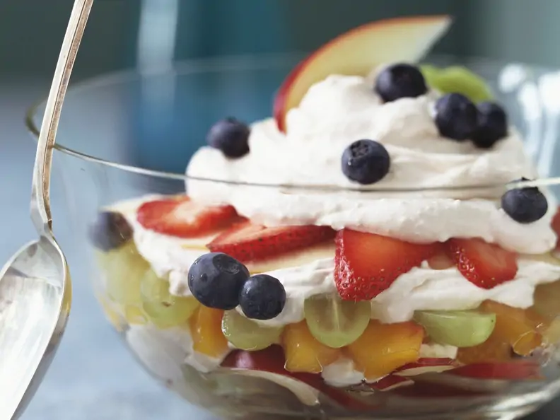 Joghurtcreme mit Obst