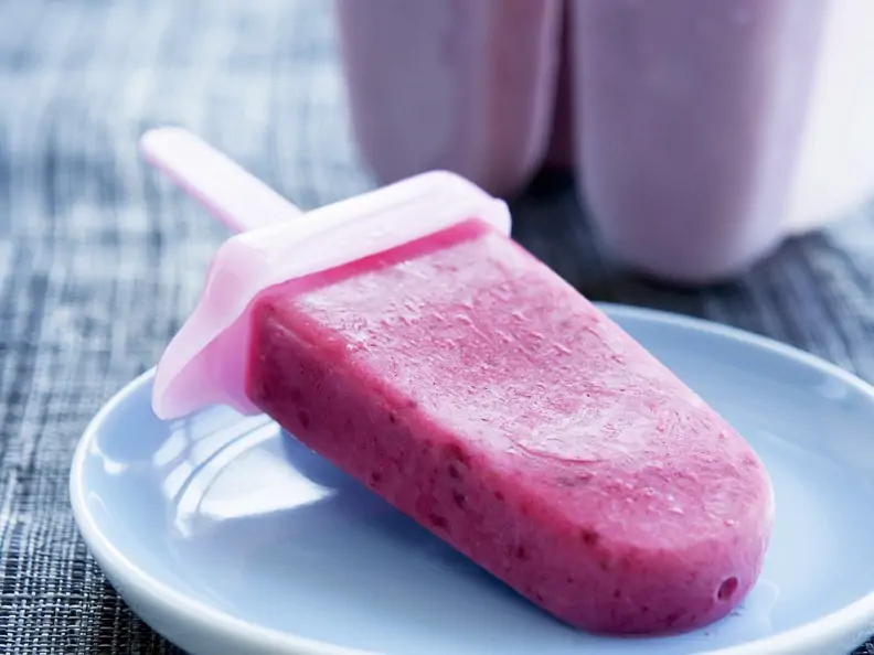 Joghurt-Beeren-Eis