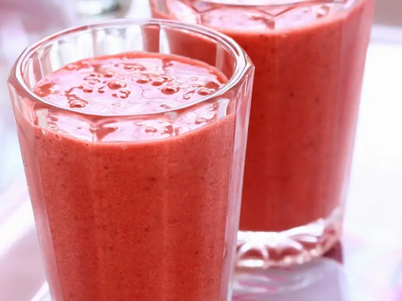 Erdbeer-Kirsch-Smoothie