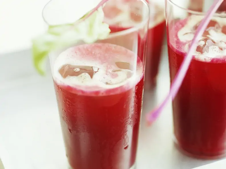 Rote-Bete-Apfelsaft mit Ingwer