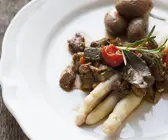 Lammragout mit Spargel