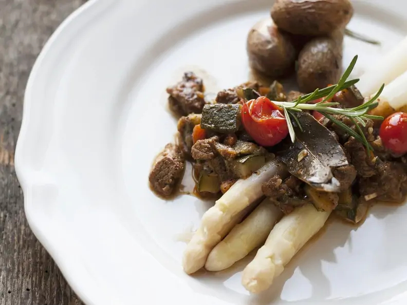 Lammragout mit Spargel