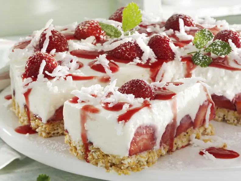 Erdbeertorte mit Kokos