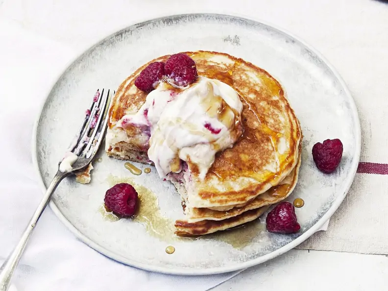 Pancakes mit Ricotta-Himbeeren und Sirup