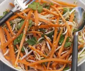 Möhrensalat mit Sprossen