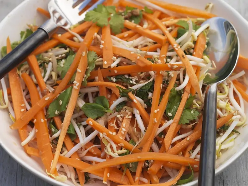 Möhrensalat mit Sprossen