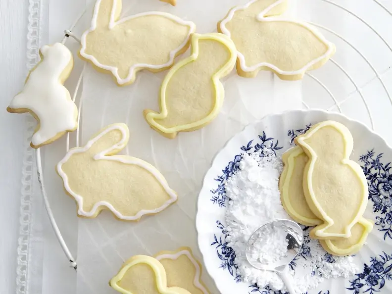 Osterkekse mit Orangen-Zuckerguss