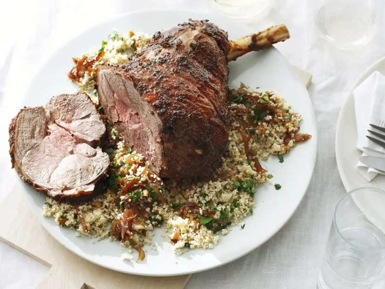 Lammkeule auf Couscous