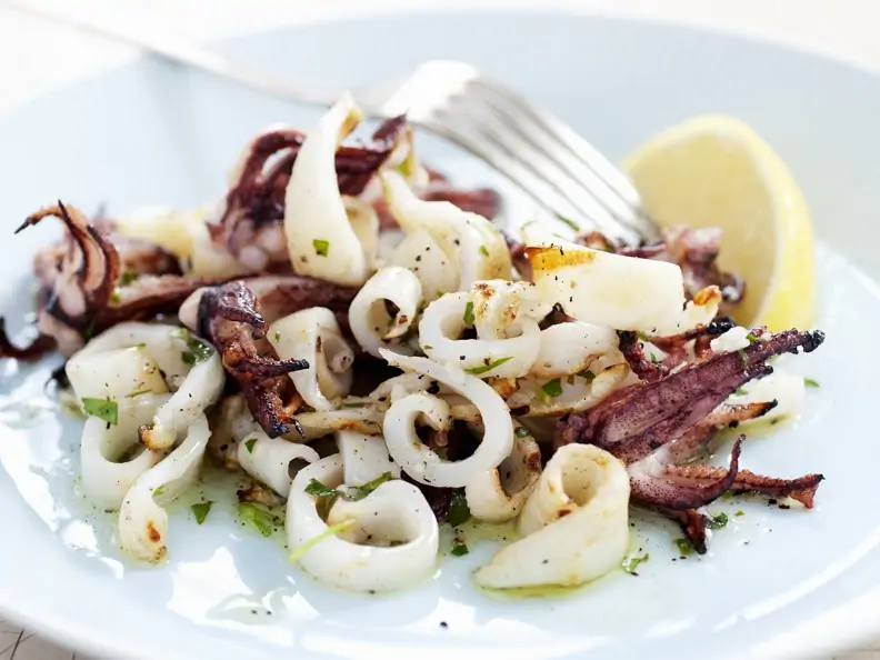 Gegrillter Tintenfischsalat