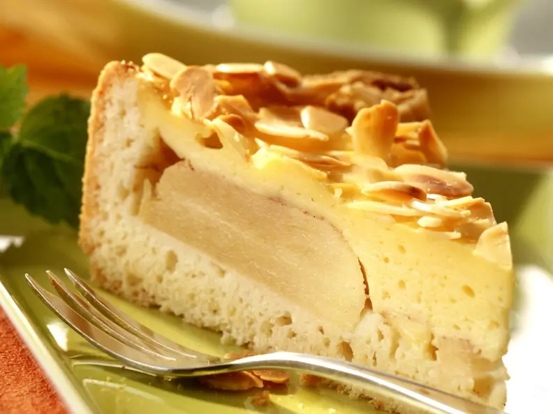 Apfel-Pudding-Kuchen mit Mandeln