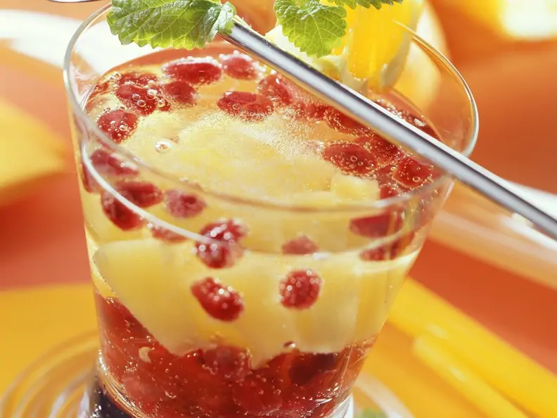 Granatapfel-Ananas-Bowle