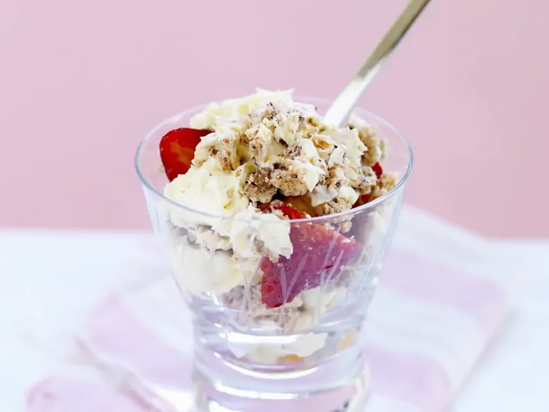 Erdbeer-Baiser-Dessert