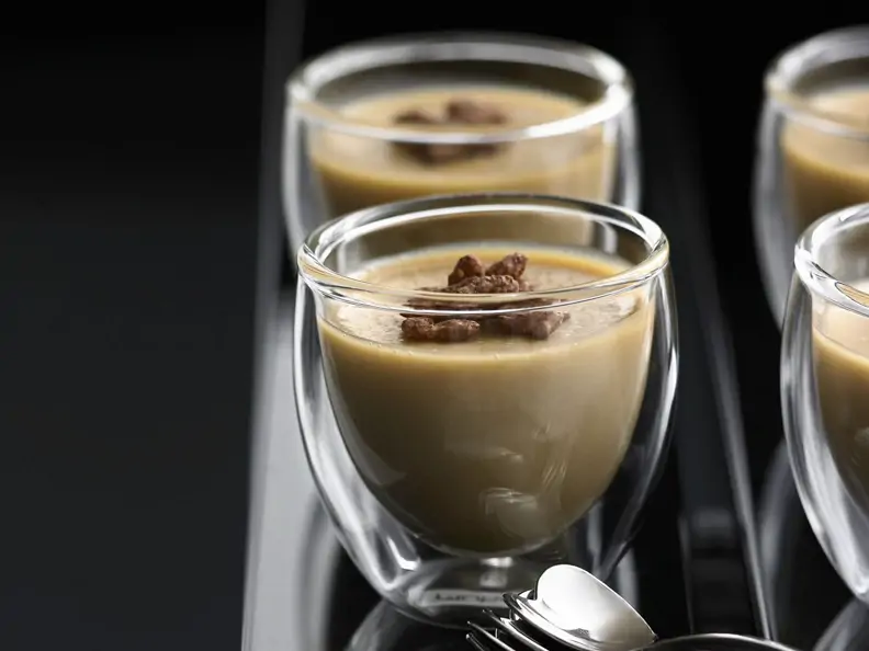 Kaffeepudding (Kaffee-Panna-cotta)
