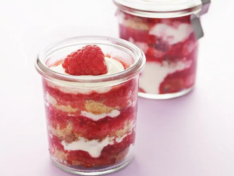 Himbeer-Tiramisu mit Rosenwasser