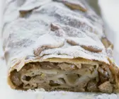 Apfelstrudel mit Walnüssen