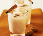 Orangen-Mandel-Milch mit Zimt