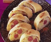 Sauerkraut-Bratwurst-Strudel