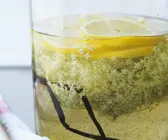 Holunderblütensirup
