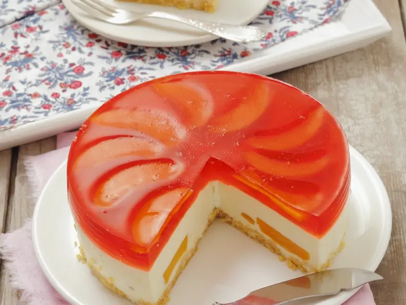 Käsekuchen mit Obstgelee