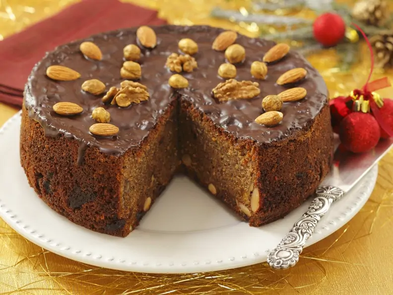 Gewürzkuchen mit Nüssen