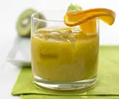 Mango-Smoothie mit Kiwi und Ingwer