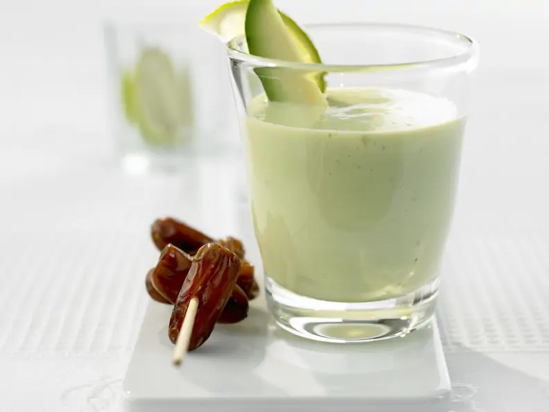 Avocado-Smoothie mit Datteln
