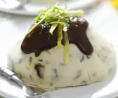 Quarkcreme mit Schokoladensoße (Paskha)