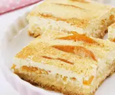 Schmandkuchen mit Pfirsich