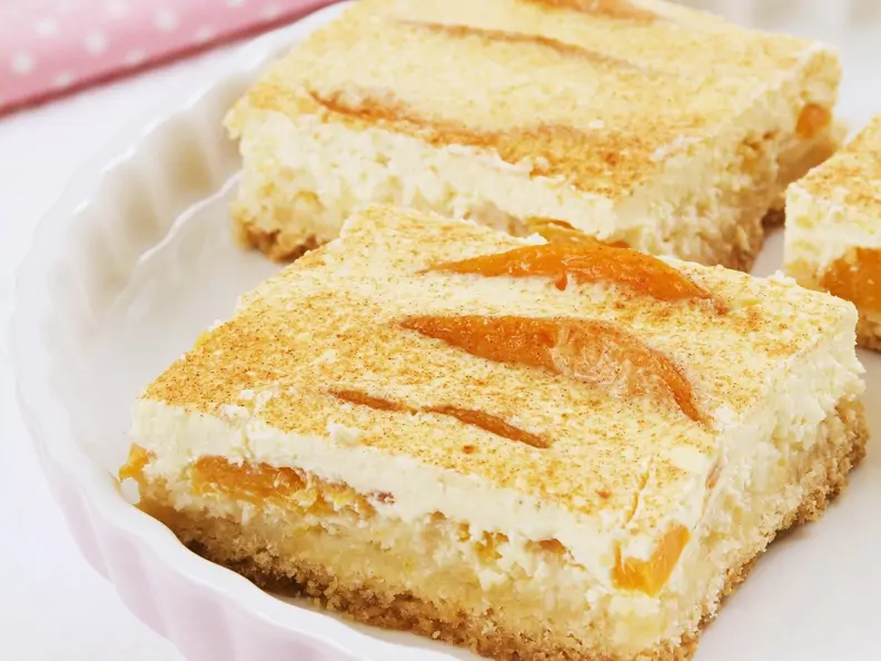 Schmandkuchen mit Pfirsich