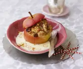 Bratapfel mit Marzipan und Vanillesoße