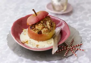 Bratapfel mit Marzipan und Vanillesoße