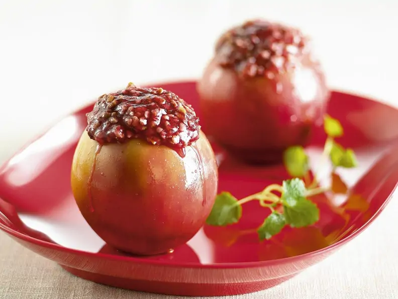 Brätapfel mit Cranberry und Granatapfel gefüllt