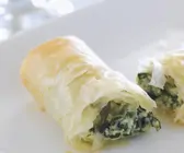 Spinatröllchen mit Ricotta und Salbei
