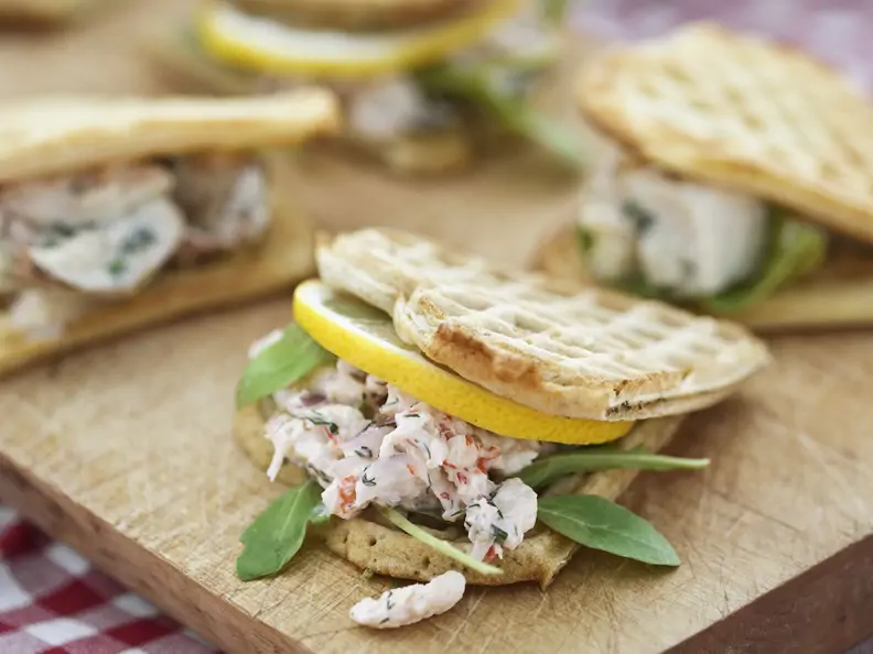 Pikante Waffeln mit Garnelen