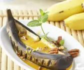 Gegrillte Banane mit Honig-Curry-Soße